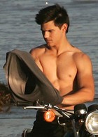 Taylor Lautner : taylor_lautner_1274562385.jpg