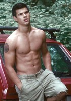 Taylor Lautner : taylor_lautner_1277926579.jpg