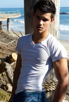 Taylor Lautner : taylor_lautner_1282613175.jpg