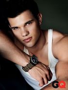 Taylor Lautner : taylor_lautner_1288201666.jpg