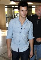 Taylor Lautner : taylor_lautner_1291571331.jpg