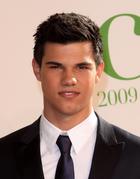 Taylor Lautner : taylor_lautner_1292623540.jpg