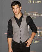 Taylor Lautner : taylor_lautner_1295469656.jpg