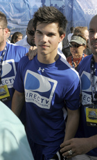 Taylor Lautner : taylor_lautner_1295571121.jpg