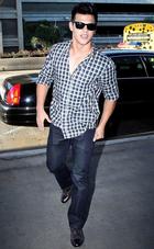 Taylor Lautner : taylor_lautner_1300735439.jpg