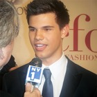 Taylor Lautner : taylor_lautner_1303493915.jpg