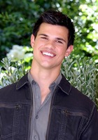 Taylor Lautner : taylor_lautner_1307458912.jpg