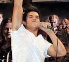 Taylor Lautner : taylor_lautner_1307609426.jpg