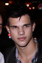 Taylor Lautner : taylor_lautner_1308926818.jpg