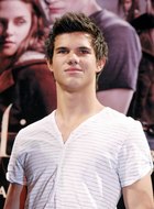 Taylor Lautner : taylor_lautner_1310853477.jpg