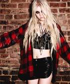 Taylor Momsen : taylor-momsen-1321107385.jpg