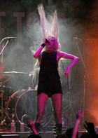 Taylor Momsen : taylor-momsen-1333648250.jpg