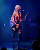 Taylor Momsen : taylor-momsen-1333648640.jpg