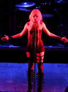 Taylor Momsen : taylor-momsen-1333649024.jpg