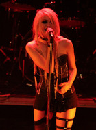 Taylor Momsen : taylor-momsen-1333649032.jpg