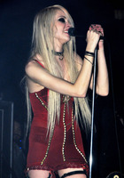 Taylor Momsen : taylor-momsen-1333649076.jpg