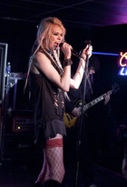 Taylor Momsen : taylor-momsen-1333759371.jpg