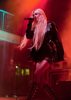 Taylor Momsen : taylor-momsen-1333906143.jpg