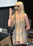 Taylor Momsen : taylor-momsen-1333906172.jpg