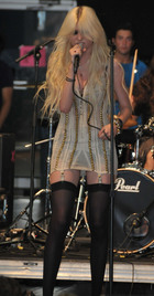 Taylor Momsen : taylor-momsen-1333906183.jpg