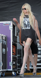 Taylor Momsen : taylor-momsen-1334072568.jpg