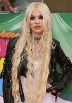 Taylor Momsen : taylor-momsen-1334171467.jpg