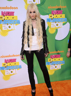 Taylor Momsen : taylor-momsen-1334171494.jpg