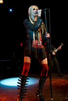 Taylor Momsen : taylor-momsen-1334686423.jpg