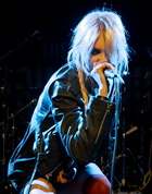 Taylor Momsen : taylor-momsen-1334686438.jpg