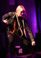 Taylor Momsen : taylor-momsen-1335149585.jpg