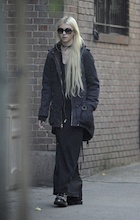 Taylor Momsen in General Pictures, Uploaded by: Guest
