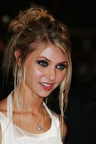 Taylor Momsen : taylor_momsen_1211398461.jpg