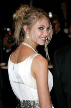 Taylor Momsen : taylor_momsen_1211398467.jpg