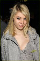 Taylor Momsen : taylor_momsen_1211509390.jpg