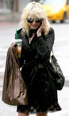 Taylor Momsen : taylor_momsen_1243717070.jpg