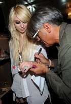 Taylor Momsen : taylor_momsen_1252852468.jpg