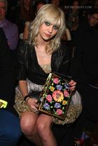 Taylor Momsen : taylor_momsen_1259974854.jpg