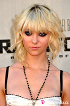 Taylor Momsen : taylor_momsen_1260055388.jpg