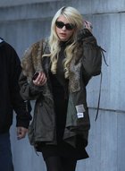 Taylor Momsen : taylor_momsen_1260739907.jpg