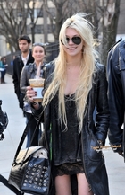 Taylor Momsen : taylor_momsen_1268654909.jpg