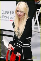 Taylor Momsen : taylor_momsen_1271441506.jpg