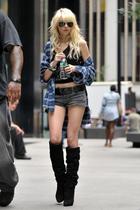 Taylor Momsen : taylor_momsen_1272259969.jpg