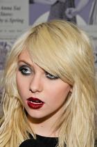 Taylor Momsen : taylor_momsen_1272291944.jpg