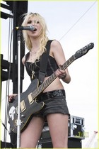 Taylor Momsen : taylor_momsen_1273538409.jpg