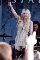 Taylor Momsen : taylor_momsen_1278978785.jpg