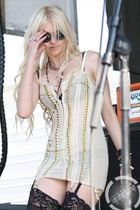 Taylor Momsen : taylor_momsen_1278981140.jpg