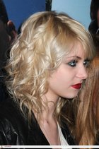 Taylor Momsen : taylor_momsen_1279397158.jpg