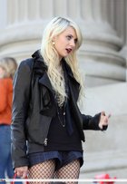 Taylor Momsen : taylor_momsen_1279556123.jpg