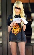 Taylor Momsen : taylor_momsen_1283473817.jpg