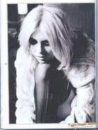 Taylor Momsen : taylor_momsen_1289925459.jpg